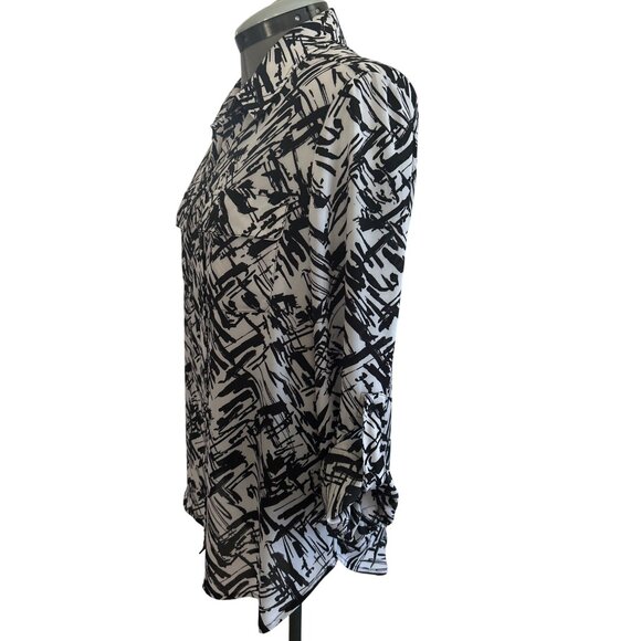 Black & White Abstract Print Button-Up Shirt With Roll-Tab Sleeves Large - Picture 3 of 6